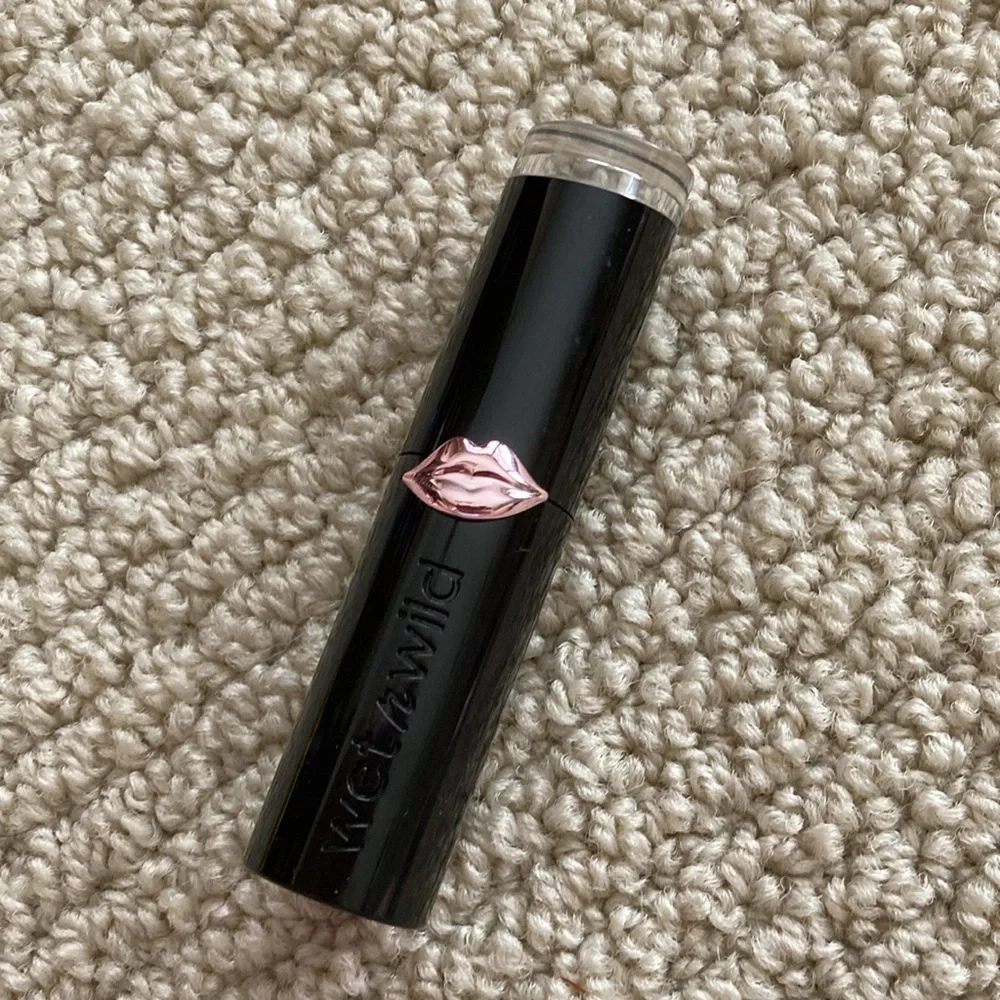 NEW Wet n Wild Megalast Matte Lipstick Stoplight Red 1111417 Full Size SEALED